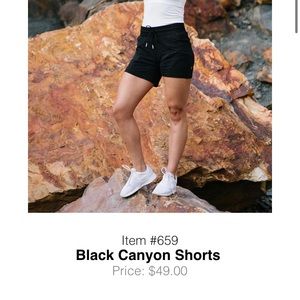 Zyia black canyon shorts sz small
